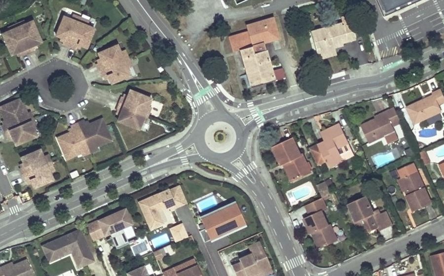Vue aérienne du Rond-point anonyme n°103017896
