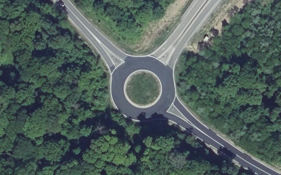 Vue aérienne du Rond-point anonyme n°10311066