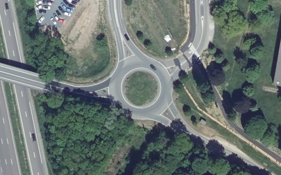 Vue aérienne du Rond-point anonyme n°10311068