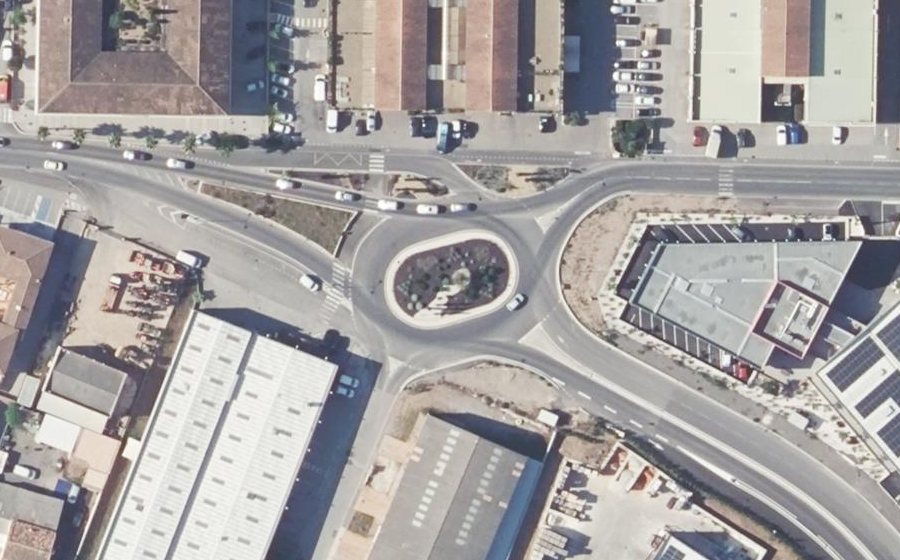 Vue aérienne du Rond-point anonyme n°1031459339