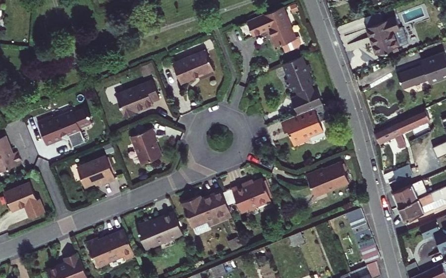 Vue aérienne du Rond-point anonyme n°103210370