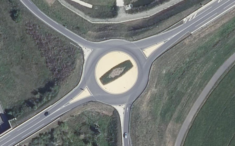 Vue aérienne du Rond-point anonyme n°1032369119