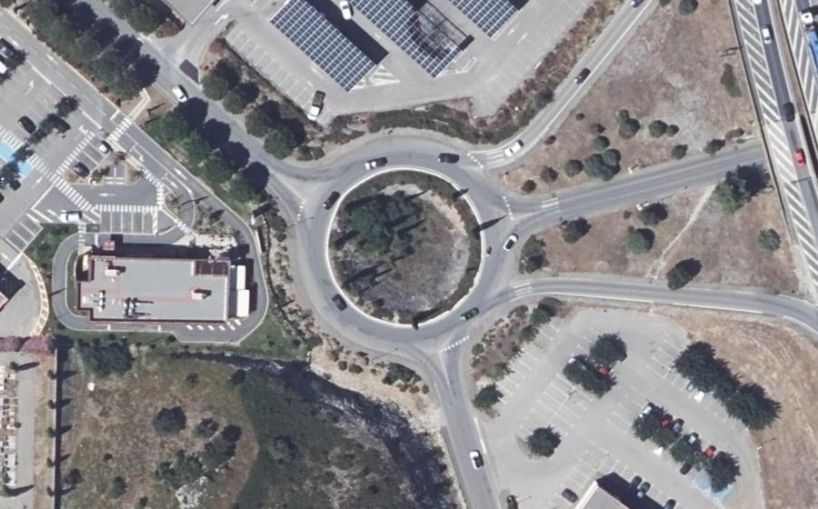 Vue aérienne du Rond-point anonyme n°1033112288