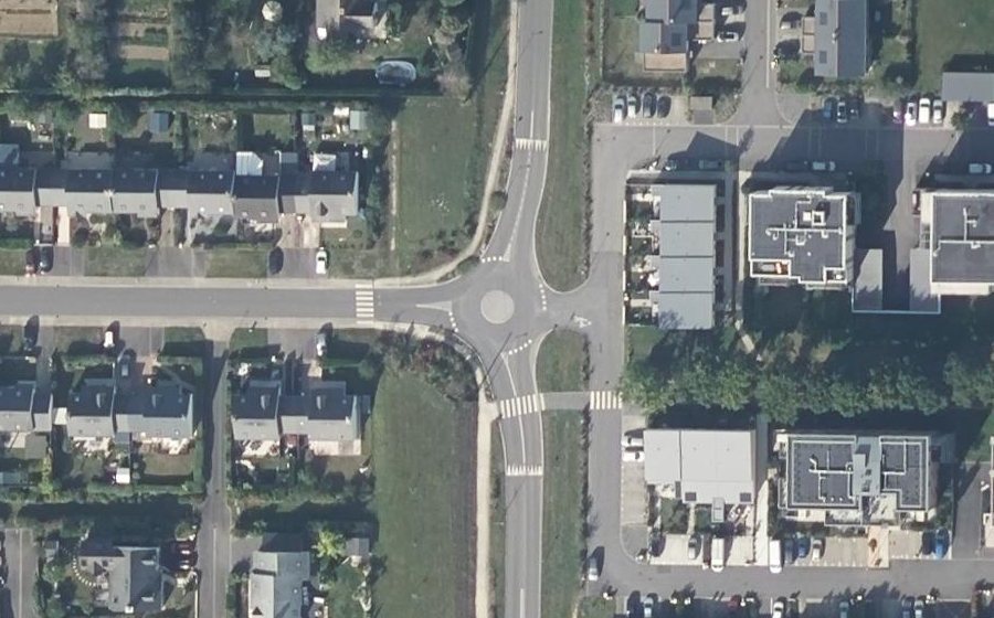 Vue aérienne du Rond-point anonyme n°1033609877