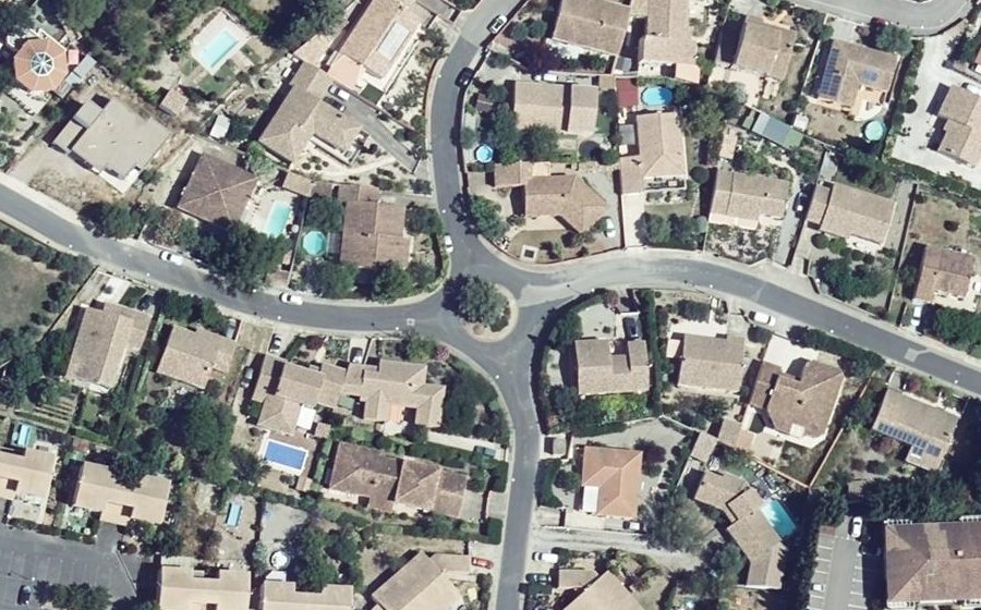 Vue aérienne du Rond-point anonyme n°1033814787