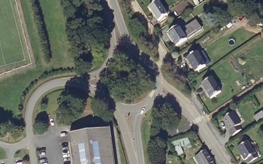Vue aérienne du Rond-point anonyme n°103430168