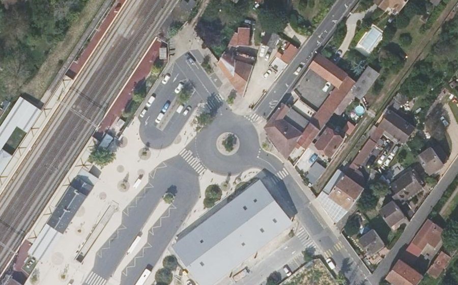 Vue aérienne du Rond-point anonyme n°1034449938