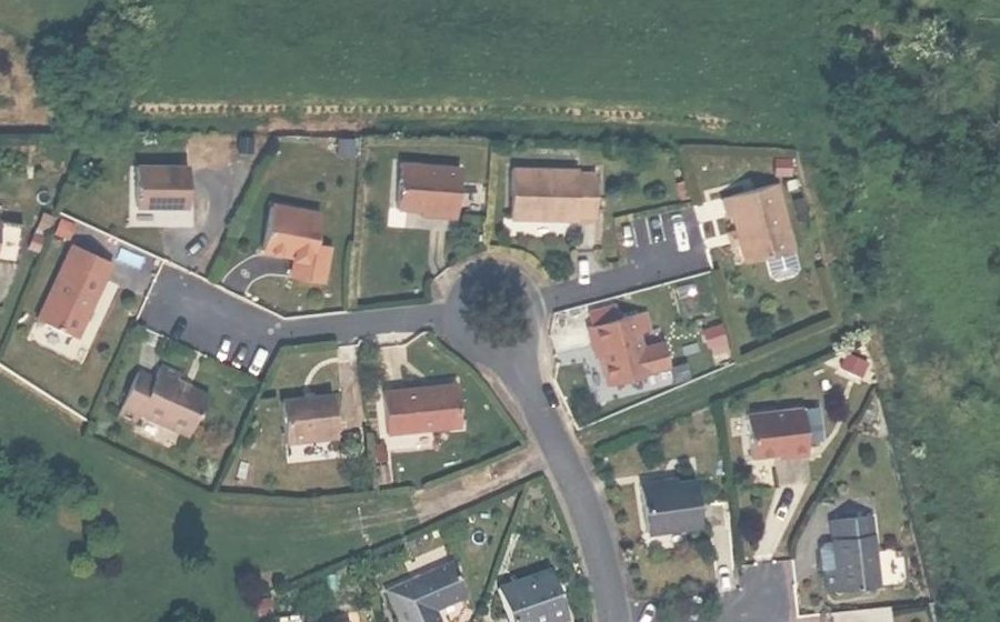 Vue aérienne du Rond-point anonyme n°103465089