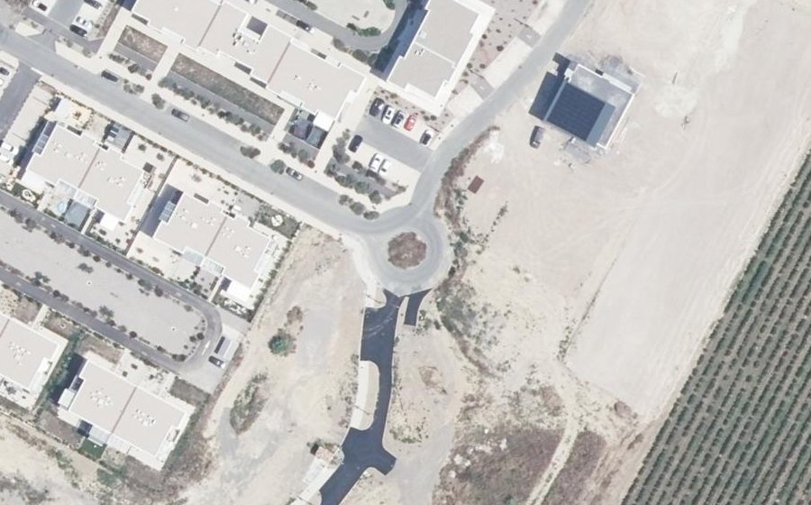 Vue aérienne du Rond-point anonyme n°1034853707