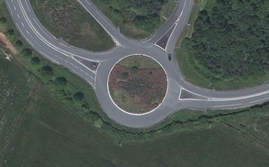 Vue aérienne du Rond-point anonyme n°103512131
