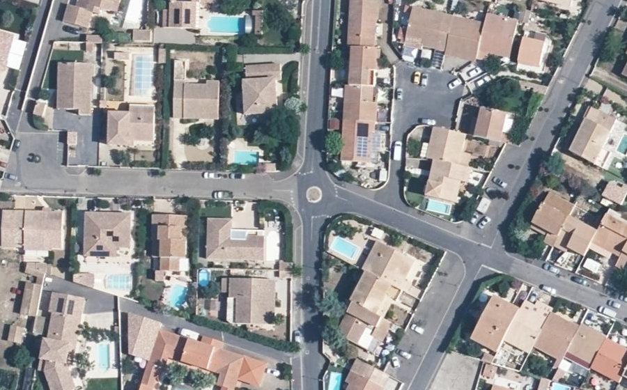 Vue aérienne du Rond-point anonyme n°1035477852