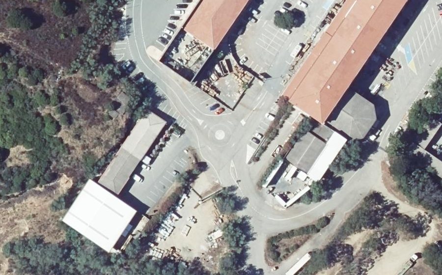 Vue aérienne du Rond-point anonyme n°1035851254