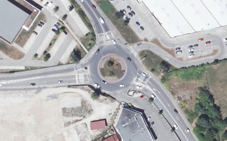 Vue aérienne du Rond-point anonyme n°1036070091