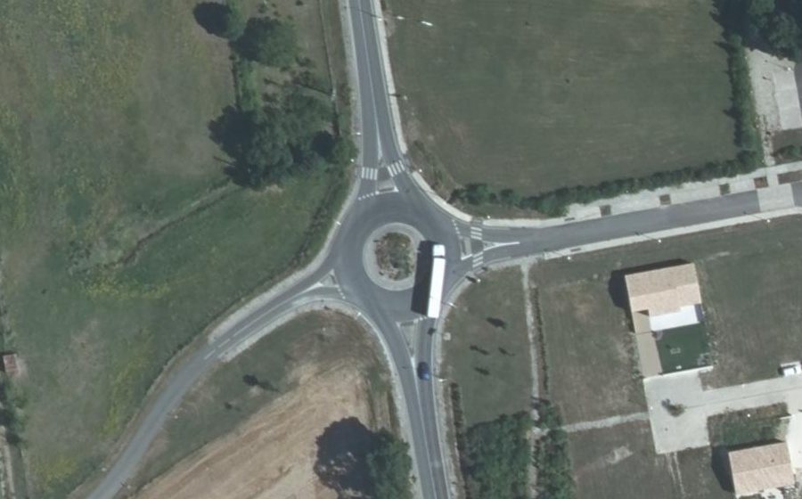 Vue aérienne du Rond-point anonyme n°1036383870