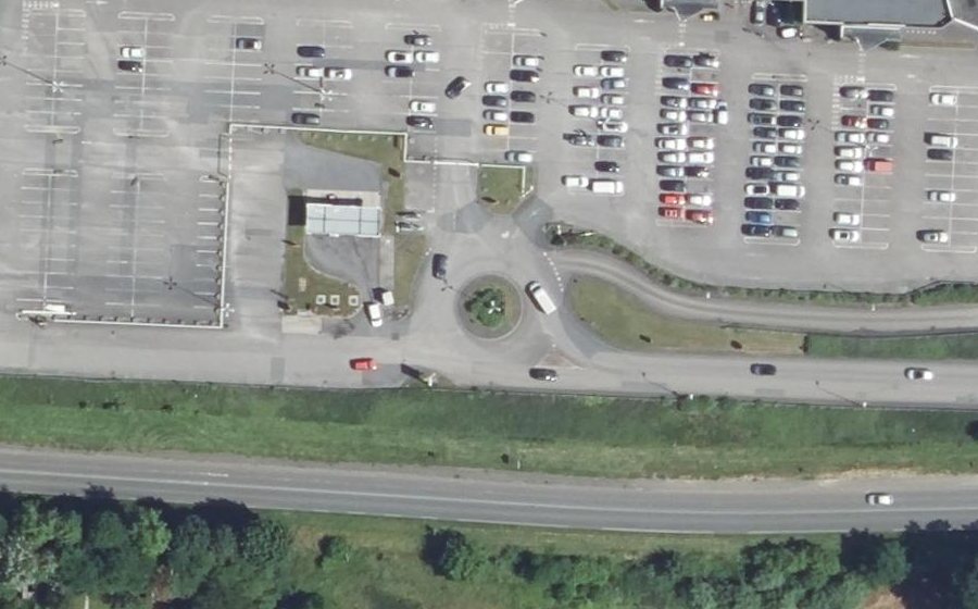 Vue aérienne du Rond-point anonyme n°103687274