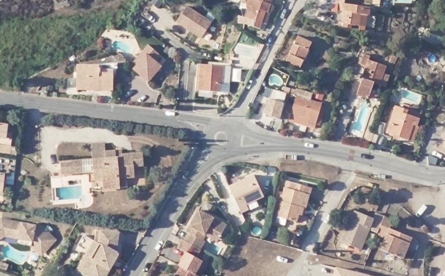 Vue aérienne du Rond-point anonyme n°1037219205