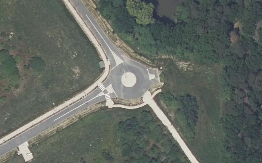 Vue aérienne du Rond-point anonyme n°1037221779