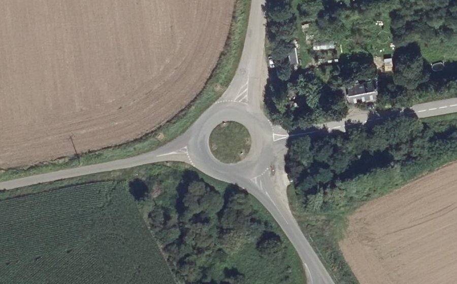 Vue aérienne du Rond-point anonyme n°103745637