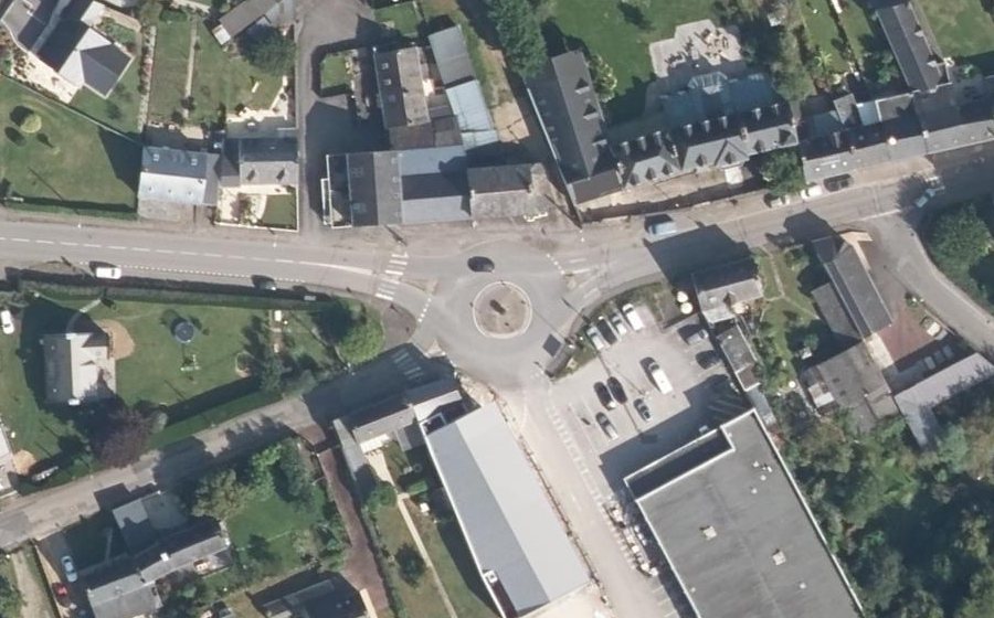 Vue aérienne du Rond-point anonyme n°10376785