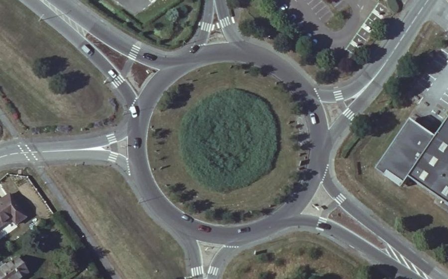 Vue aérienne du Rond-point anonyme n°1039176776