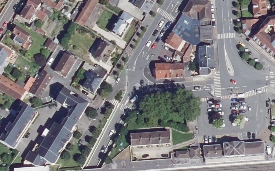 Vue aérienne du Rond-point anonyme n°1039267092