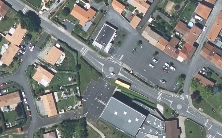 Vue aérienne du Mini-giratoire n°3927461867