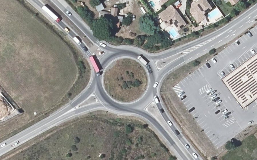 Vue aérienne du Rond-point anonyme n°1039456765