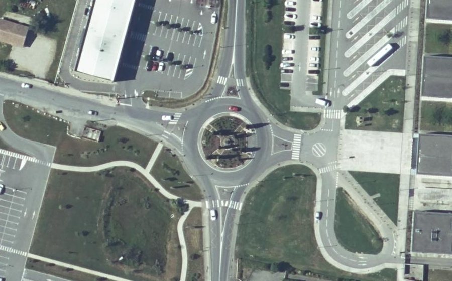 Vue aérienne du Rond-point Charlie Hebdo