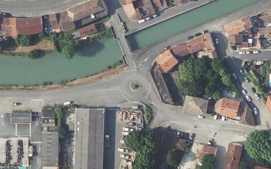 Vue aérienne du Rond-point anonyme n°104008335