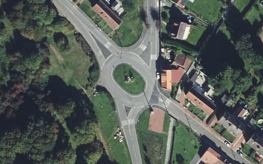 Vue aérienne du Rond-point anonyme n°104020234