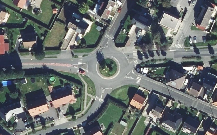 Vue aérienne du Rond-point anonyme n°104020259