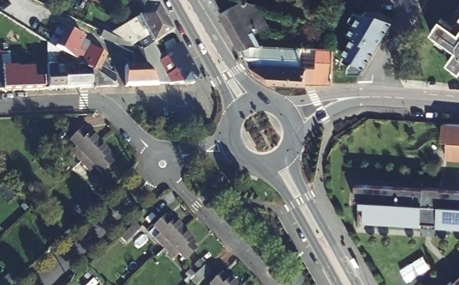 Vue aérienne du Rond-point anonyme n°104020283