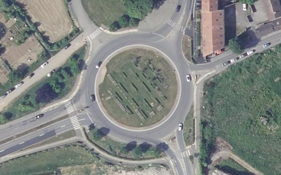 Vue aérienne du Rond-point anonyme n°104113026