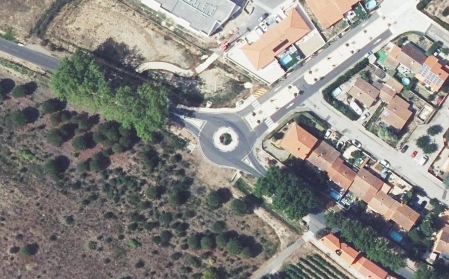 Vue aérienne du Rond-point anonyme n°1041346050