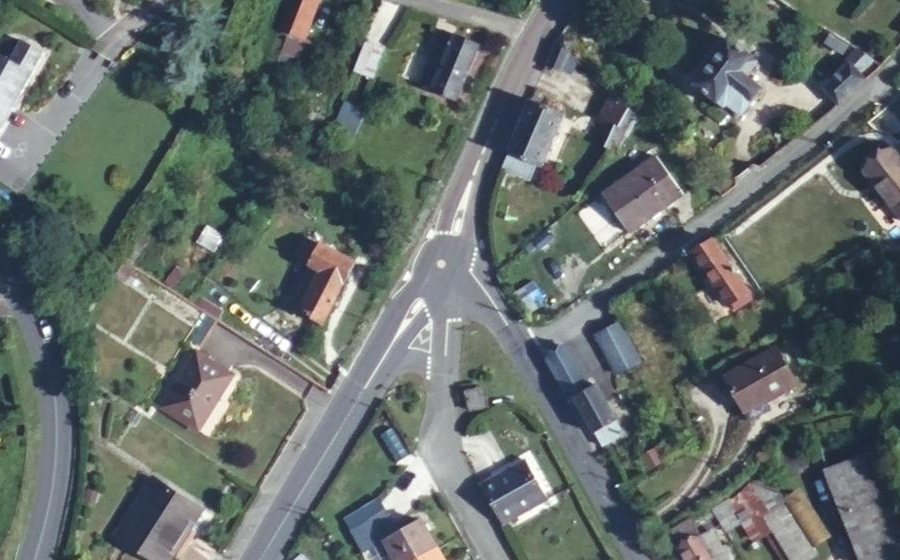 Vue aérienne du Rond-point anonyme n°1041660049