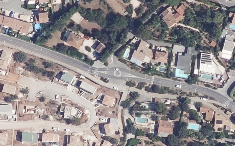 Vue aérienne du Rond-point anonyme n°1041671704