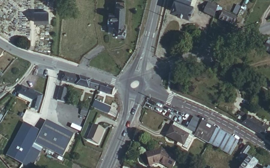 Vue aérienne du Rond-point anonyme n°1041676660