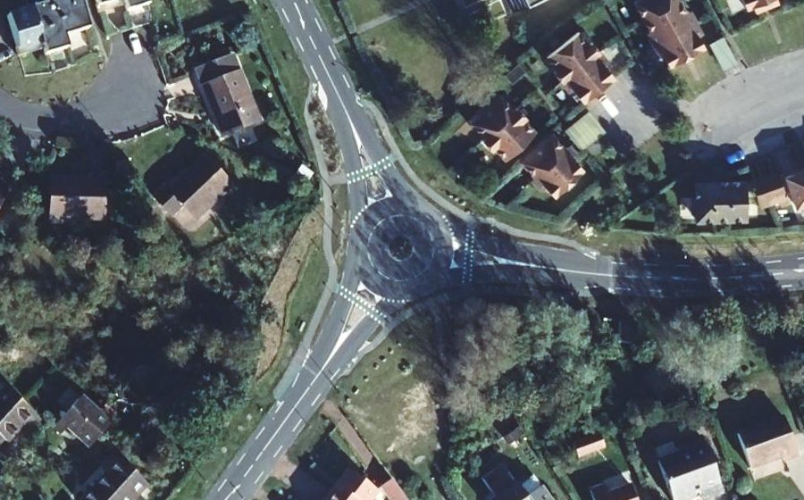 Vue aérienne du Rond-point anonyme n°1042014975