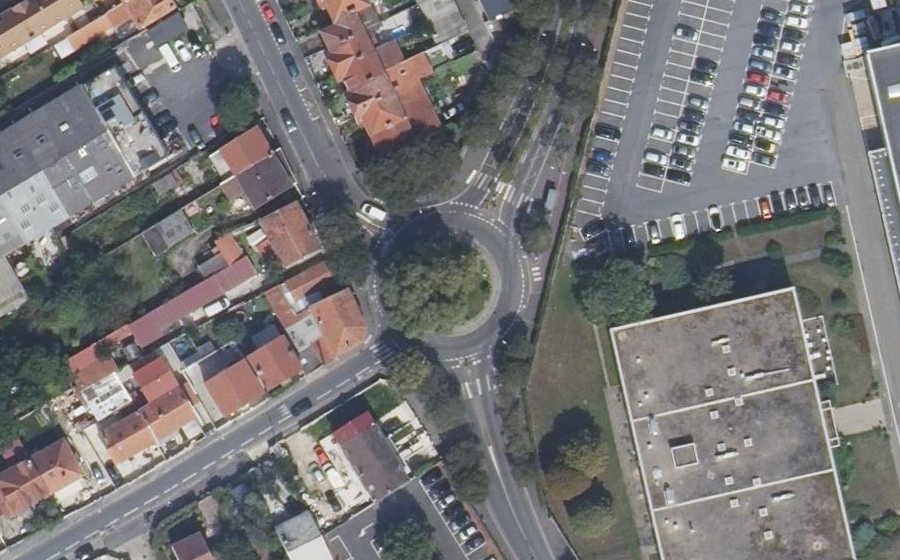 Vue aérienne du Rond-point anonyme n°10428160