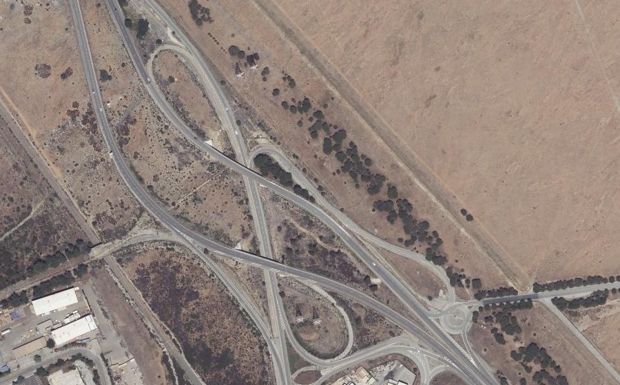 Vue aérienne du Rond-point anonyme n°104366570