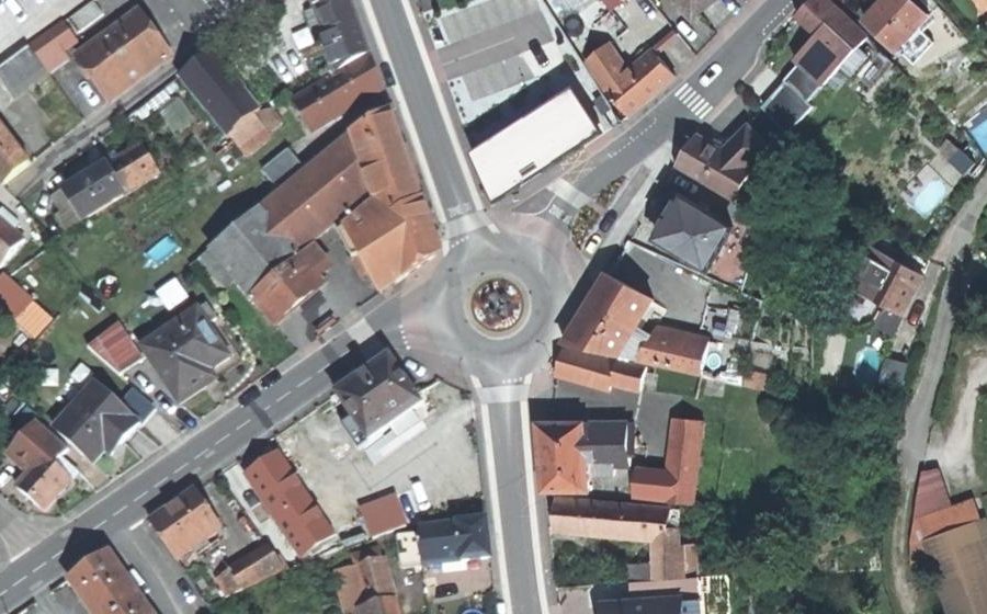 Vue aérienne du Rond-point anonyme n°10444064