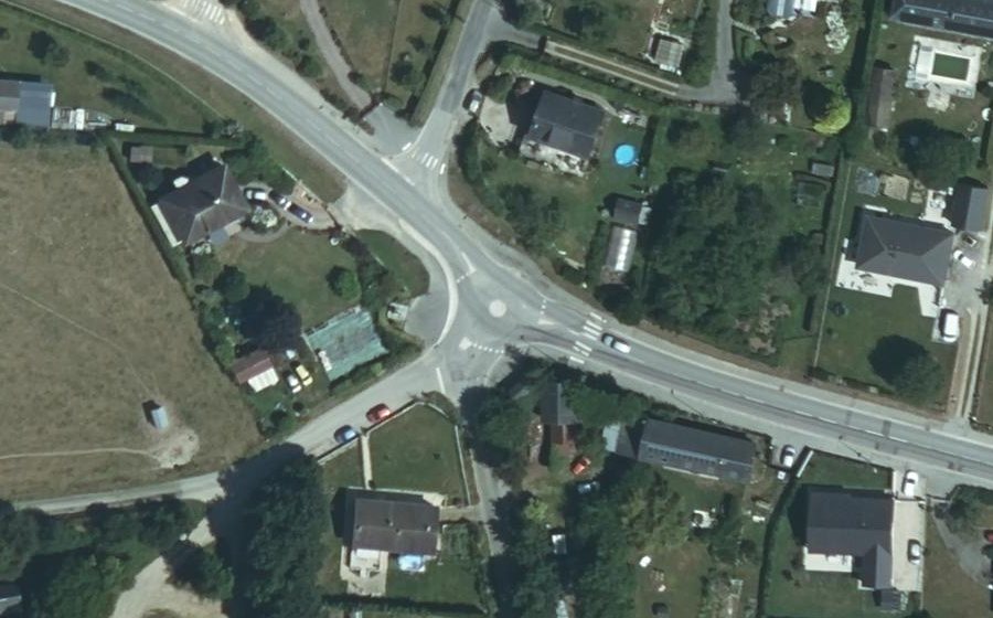Vue aérienne du Rond-point anonyme n°1044450070