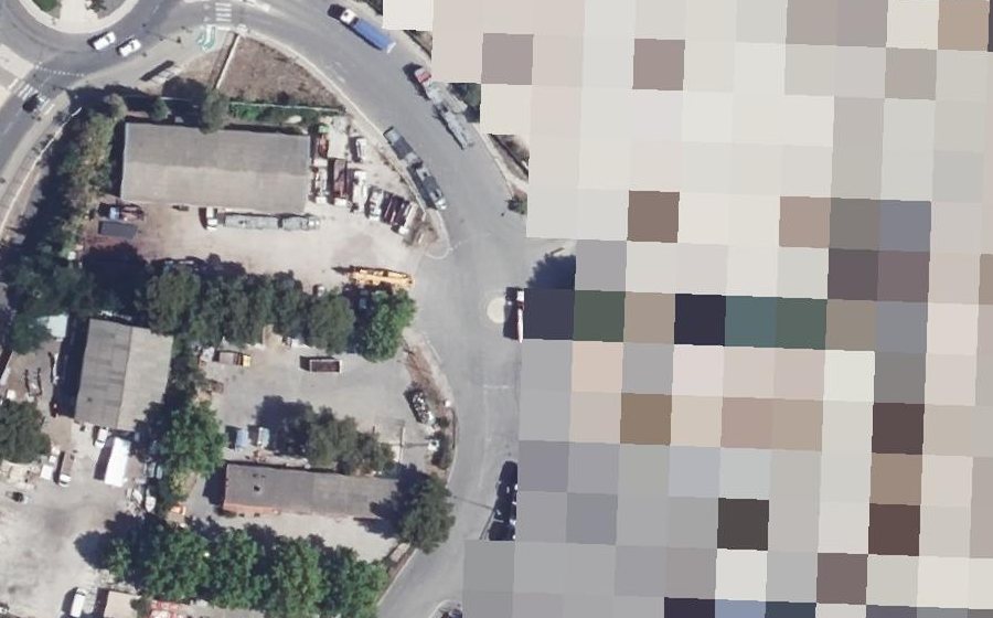 Vue aérienne du Rond-point anonyme n°1046518144