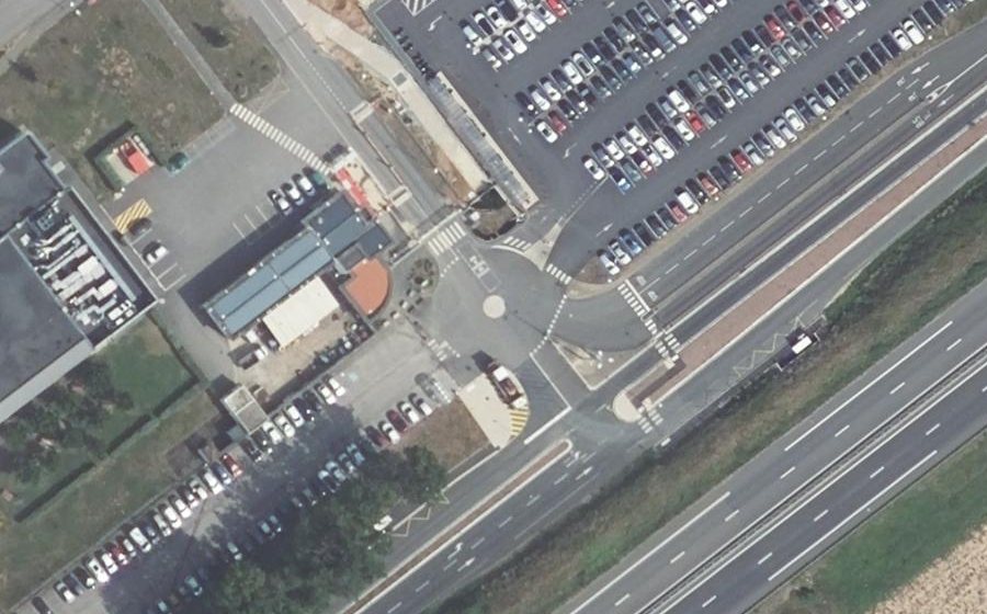 Vue aérienne du Mini-giratoire n°4663703031