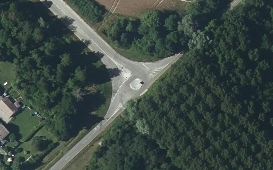 Vue aérienne du Mini-giratoire n°4892973617