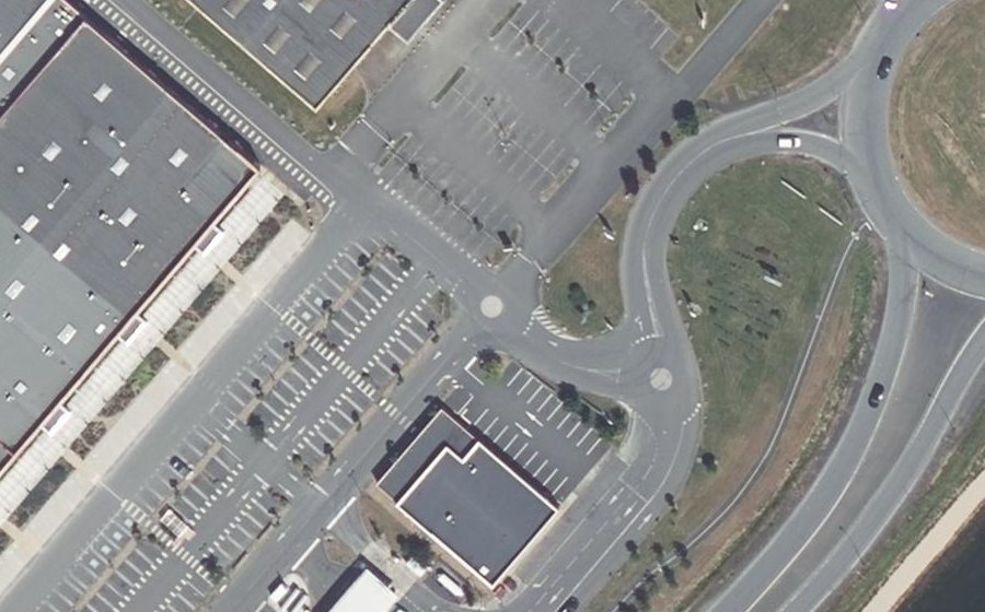 Vue aérienne du Mini-giratoire n°4944732108
