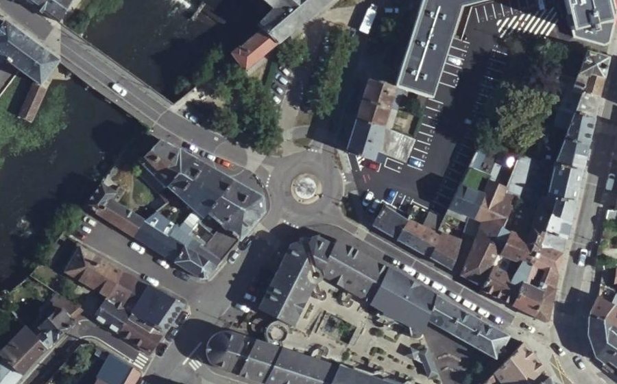 Vue aérienne du Place du Bas de Montsort