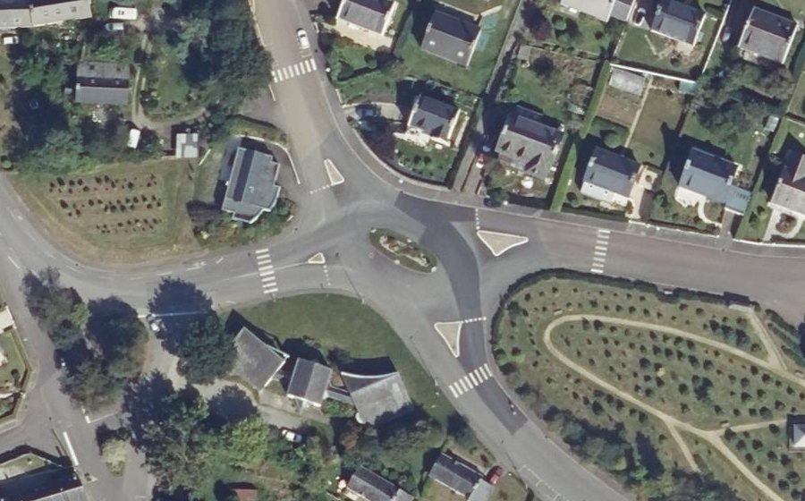 Vue aérienne du Rond-point anonyme n°105012936