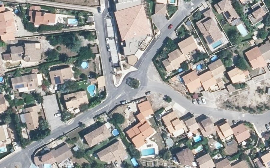 Vue aérienne du Rond-point anonyme n°1050210532