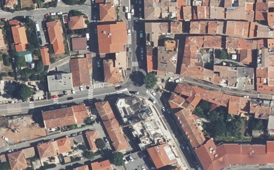Vue aérienne du Rond-point anonyme n°1050474552
